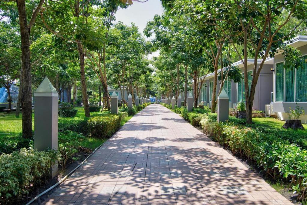 Thaiasia Goldensea Resort Ayutthaya Extérieur photo