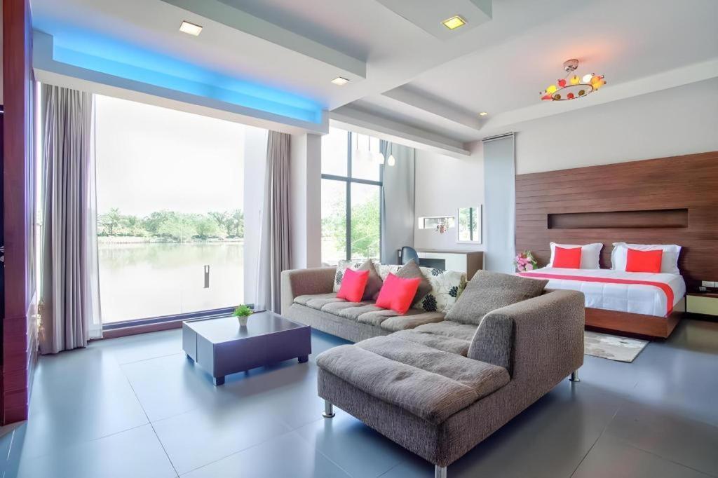 Thaiasia Goldensea Resort Ayutthaya Extérieur photo