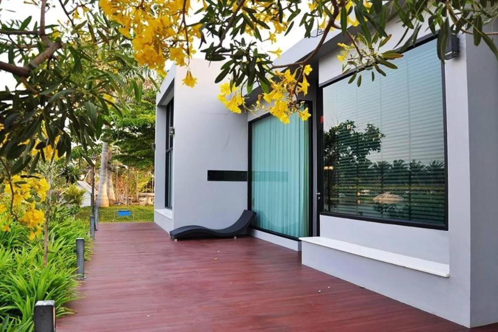 Thaiasia Goldensea Resort Ayutthaya Extérieur photo