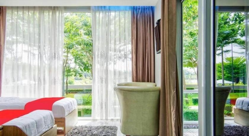 Thaiasia Goldensea Resort Ayutthaya Extérieur photo
