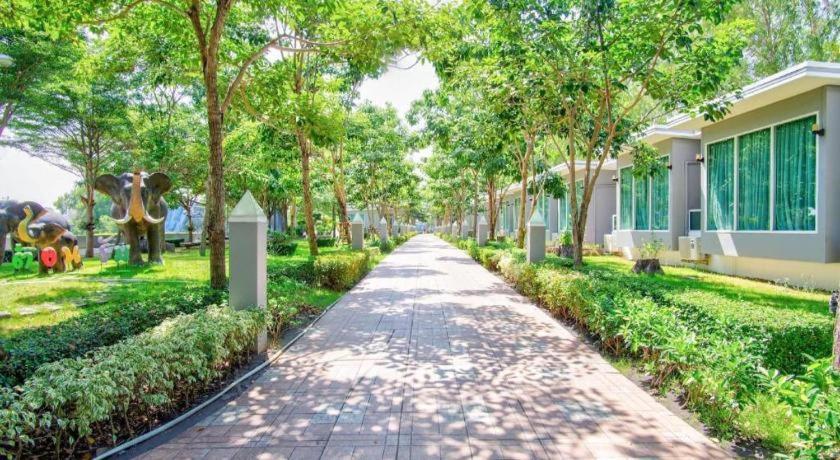 Thaiasia Goldensea Resort Ayutthaya Extérieur photo