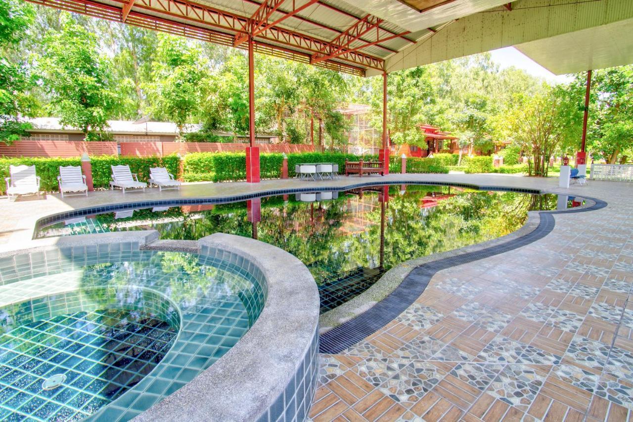 Thaiasia Goldensea Resort Ayutthaya Extérieur photo